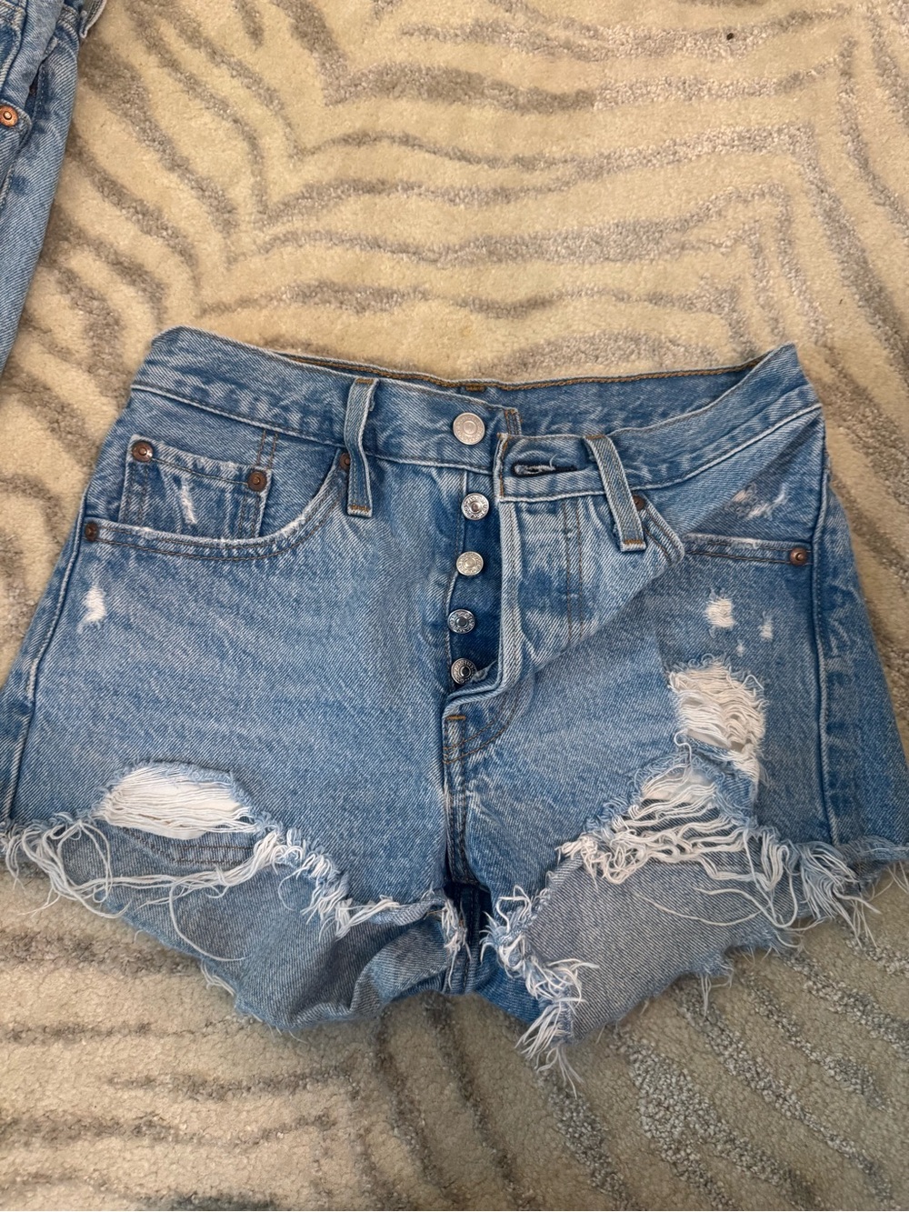 NWOT Levi 501 shorts